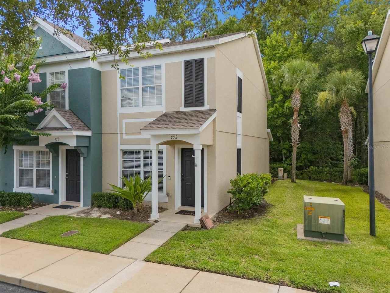 772 Shropshire Loop - Photo 4 of 21