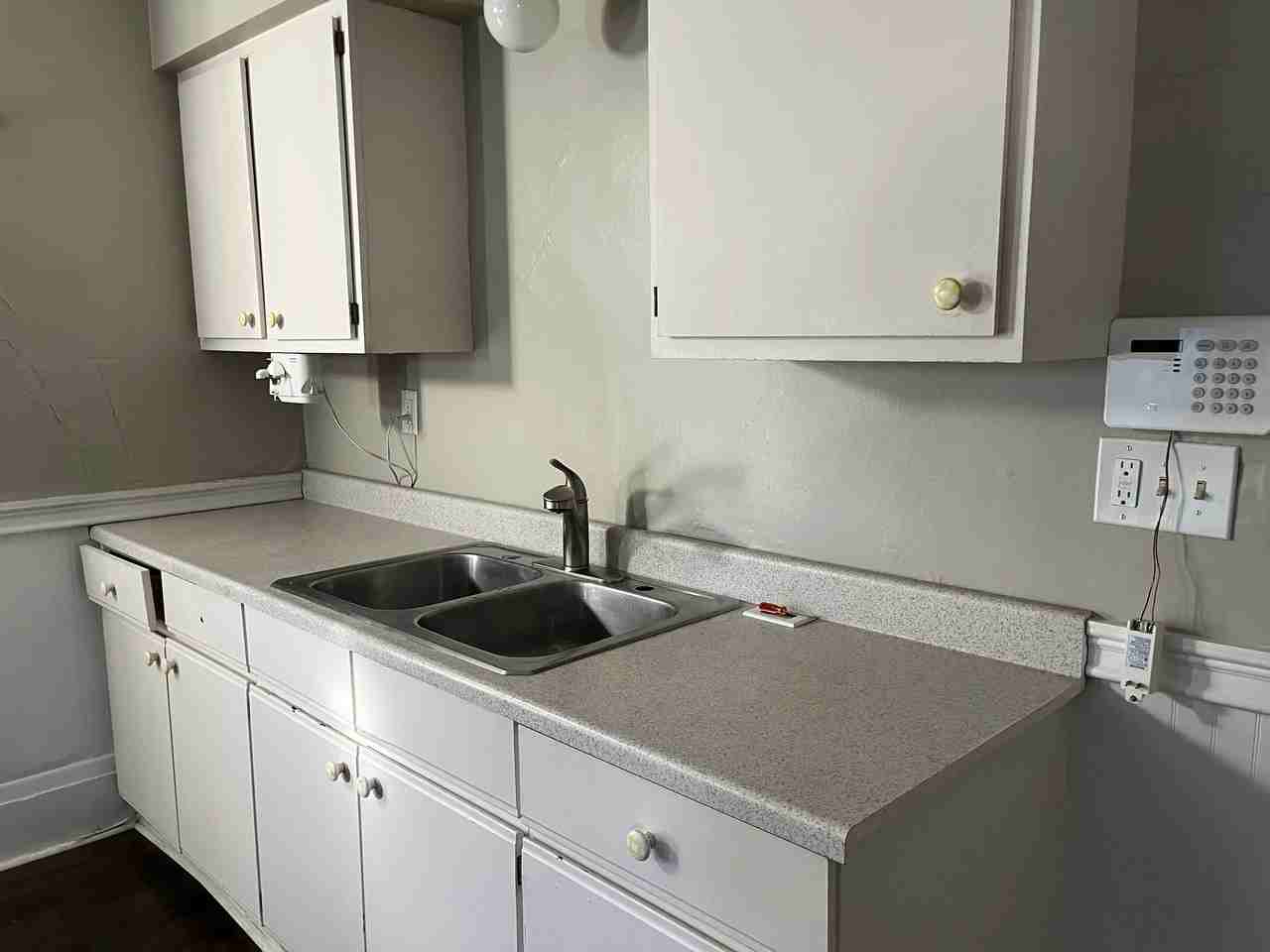 2301 East Ave - Photo 3 of 7