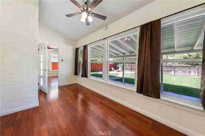 529 N Yale Ave - Photo 6 of 16