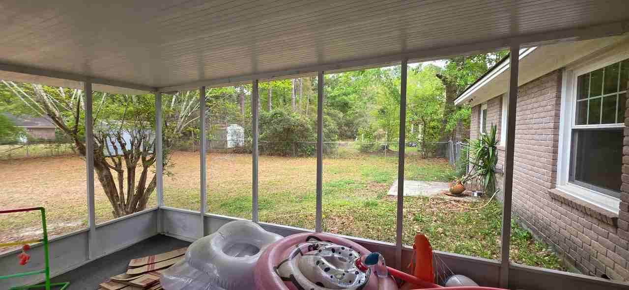 638 Ogden Ave - Photo 4 of 20