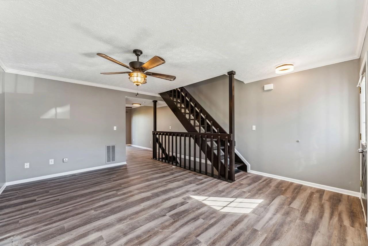 8232 Baltimore Ave - Photo 4 of 20