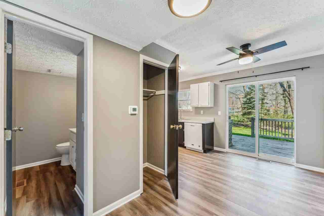 8232 Baltimore Ave - Photo 6 of 20