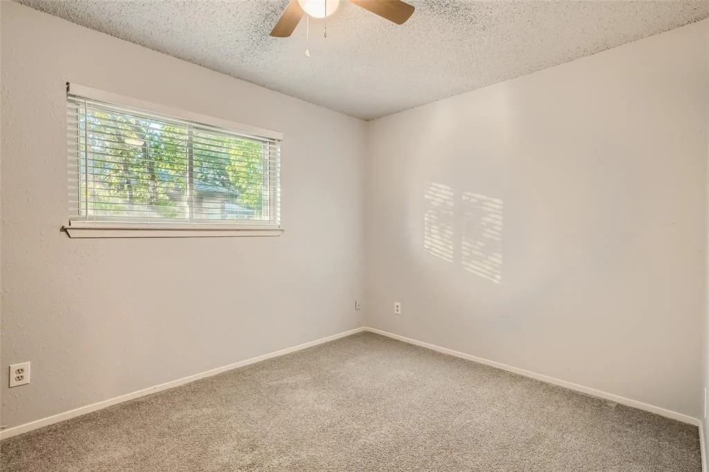 3305 Broken Spoke Trl - Photo 4 of 11