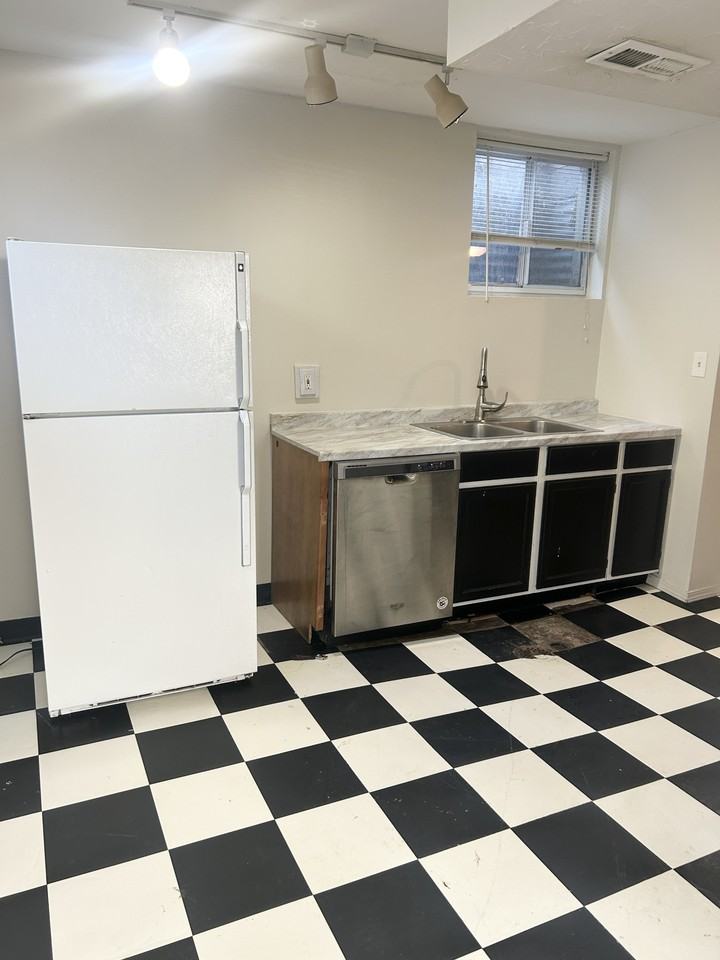 1215 E 1700 S Apt 3 #3 - Photo 2 of 12