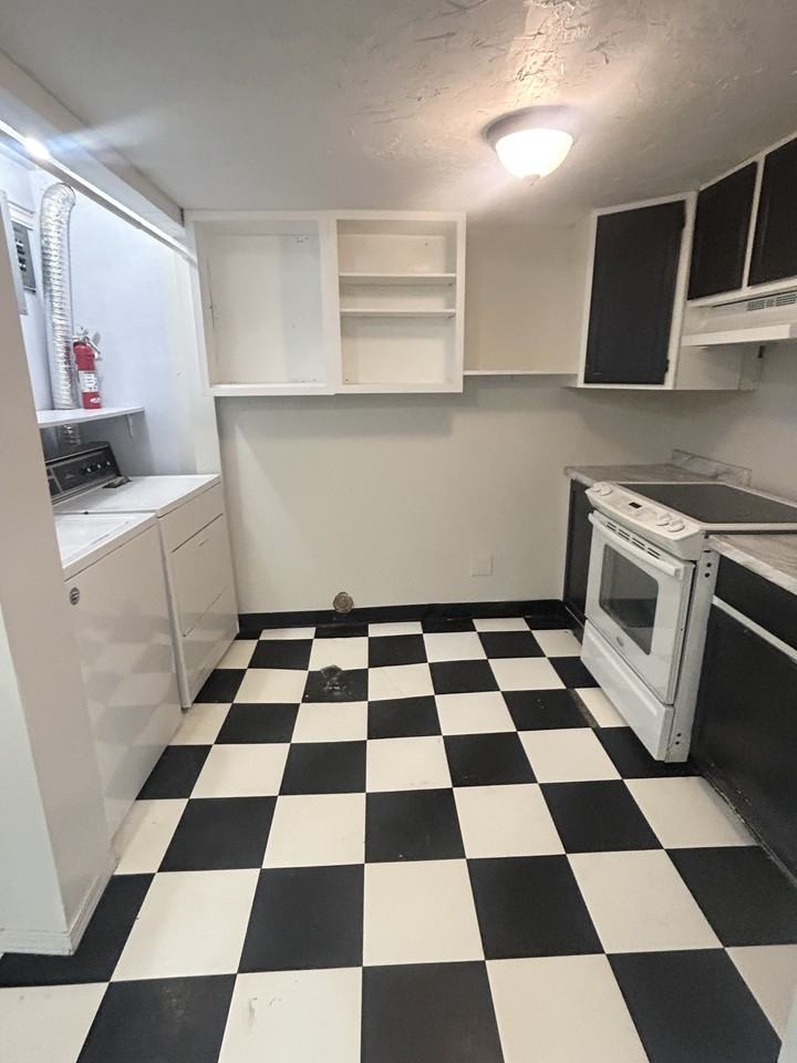 1215 E 1700 S Apt 3 #3 - Photo 4 of 12