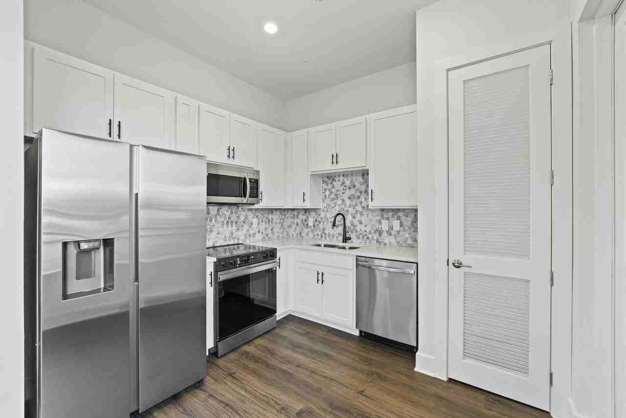 850 TETBURY LOOP, Unit 850 - Photo 4 of 25