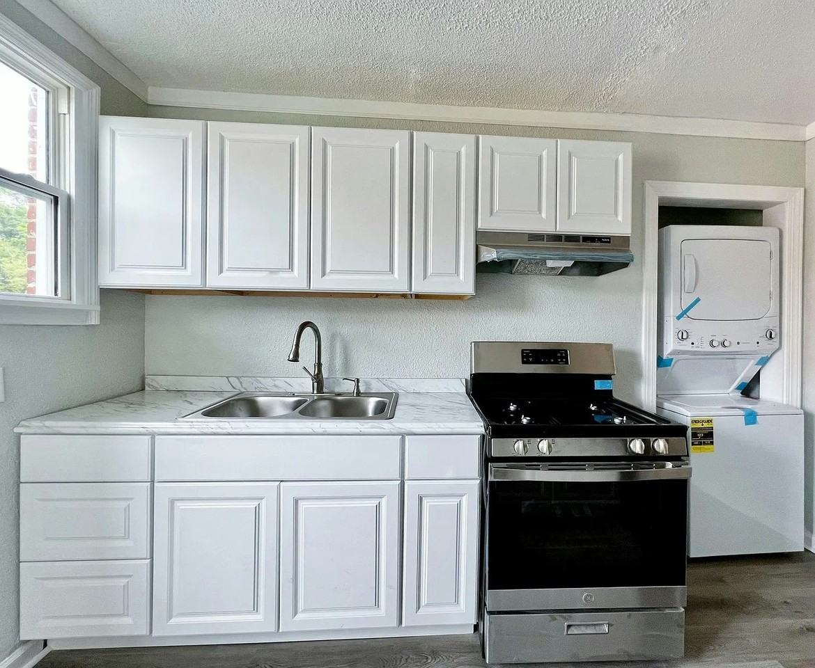 133 East Edgemont Avenue, Unit 2 - Photo 4 of 8