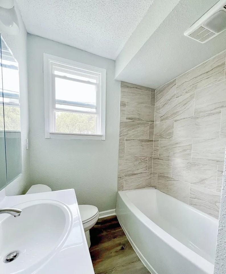 133 East Edgemont Avenue, Unit 2 - Photo 5 of 8