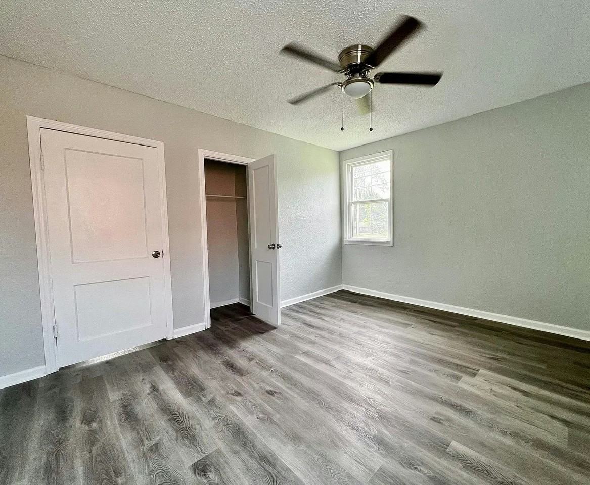 133 East Edgemont Avenue, Unit 2 - Photo 6 of 8