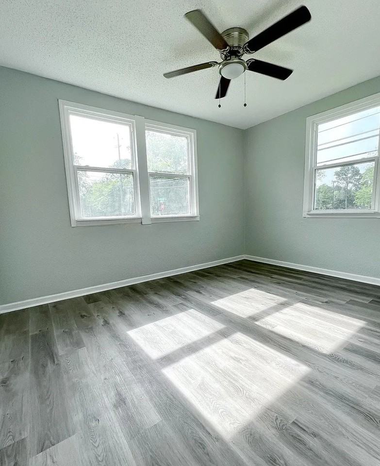 133 East Edgemont Avenue, Unit 2 - Photo 7 of 8