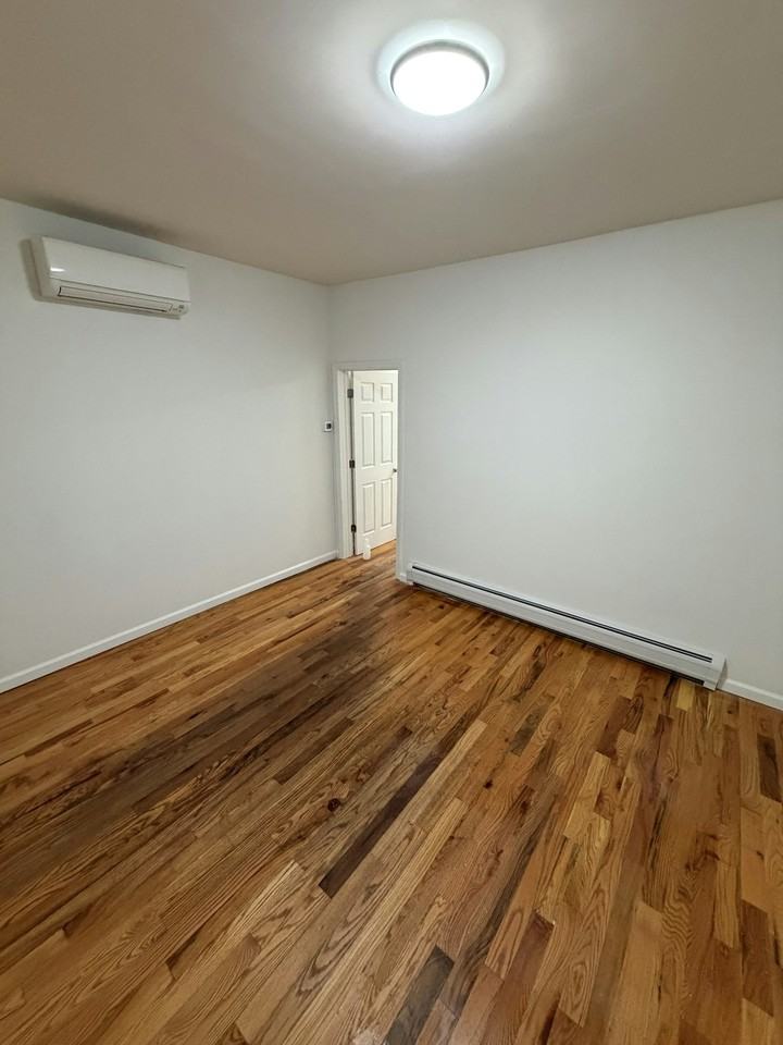 321 Jefferson Ave, Unit 1 - Photo 6 of 7