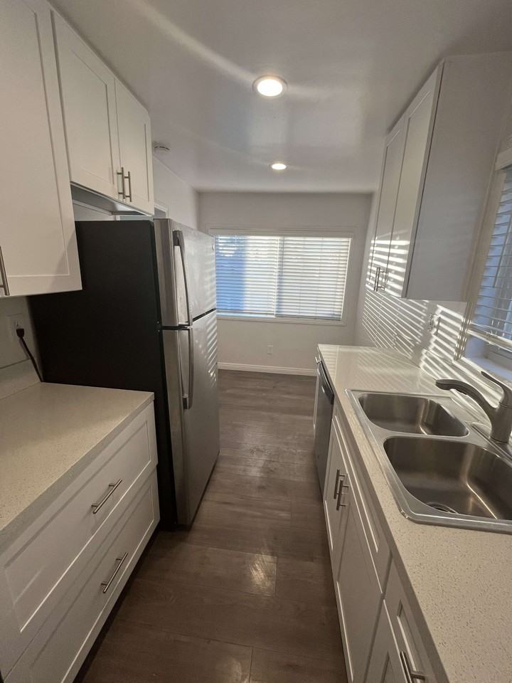4169 1/2 Kansas St #4169-1-2 - Photo 3 of 9