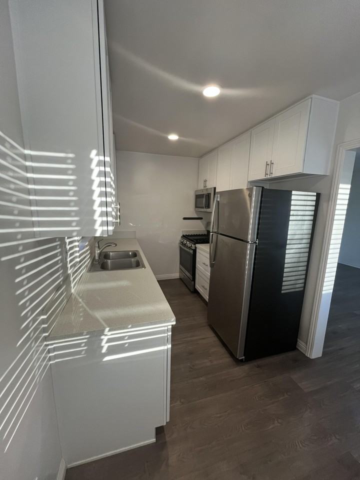 4169 1/2 Kansas St #4169-1-2 - Photo 5 of 9