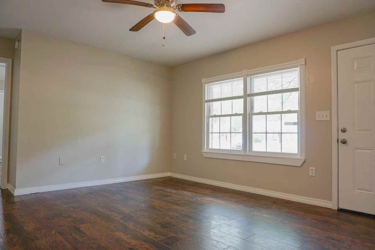 6115 Willow Ln N #361 - Photo 7 of 30