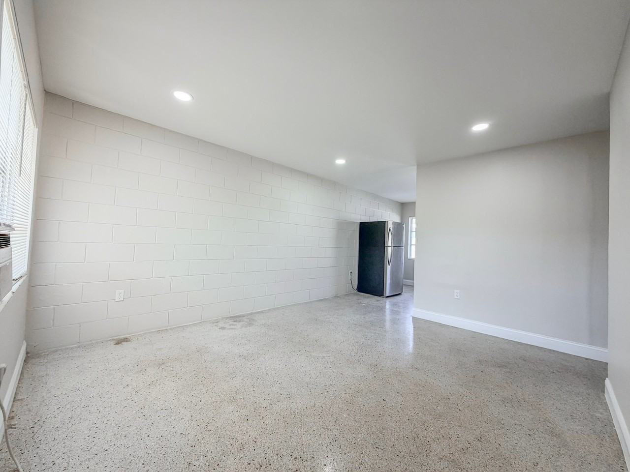 703 N 25th St #703 - Photo 3 of 28