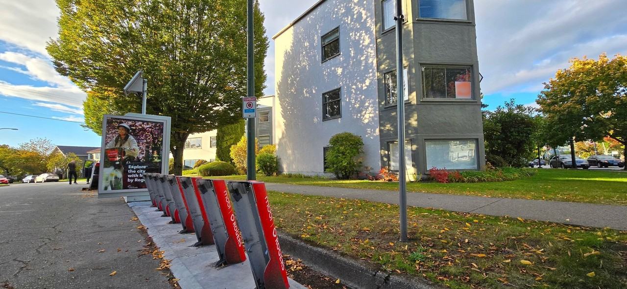 3777 Cambie St - Photo 3 of 20