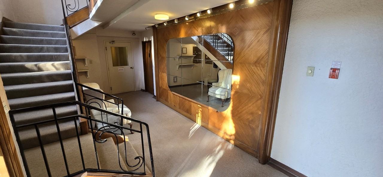 3777 Cambie St - Photo 7 of 20