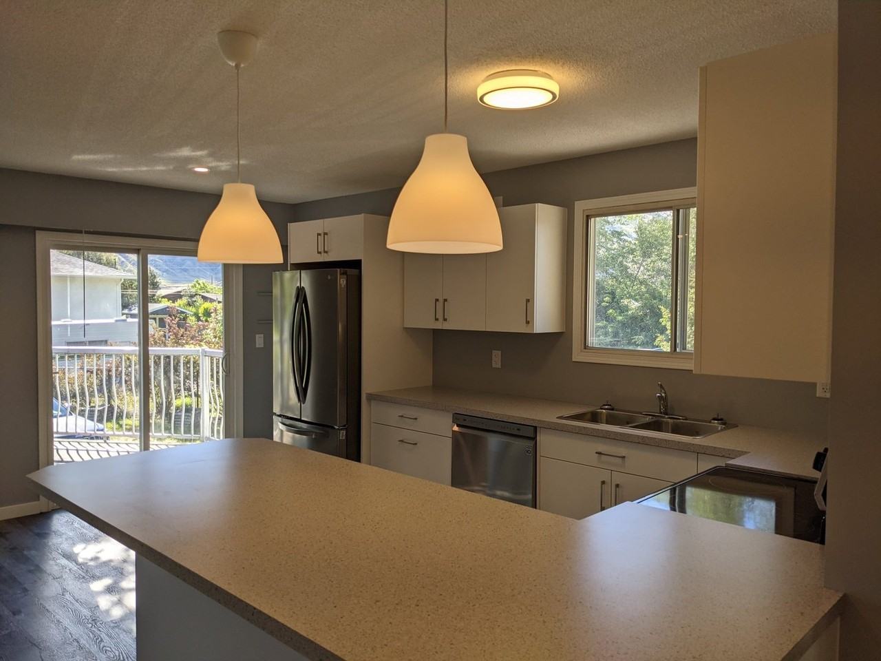 3170 Wawn Cres - Photo 2 of 17