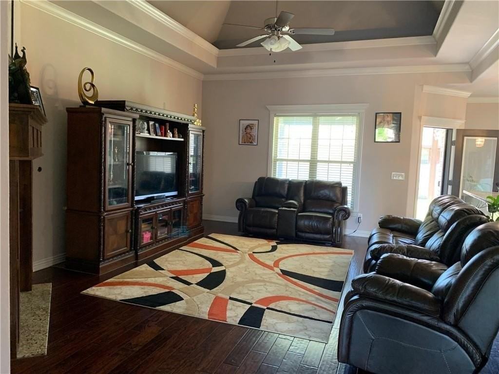 3203 Sw Joshua Ave - Photo 2 of 23