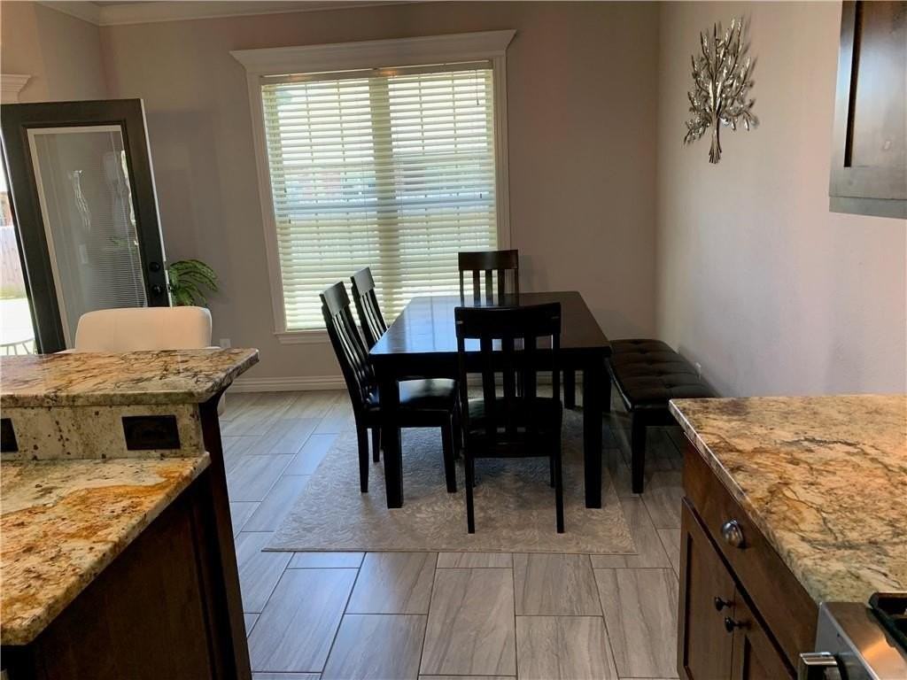 3203 Sw Joshua Ave - Photo 6 of 23