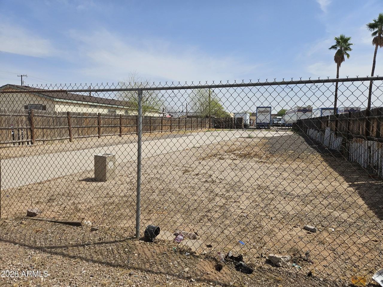 1584 N Wood St - Photo 4 of 4