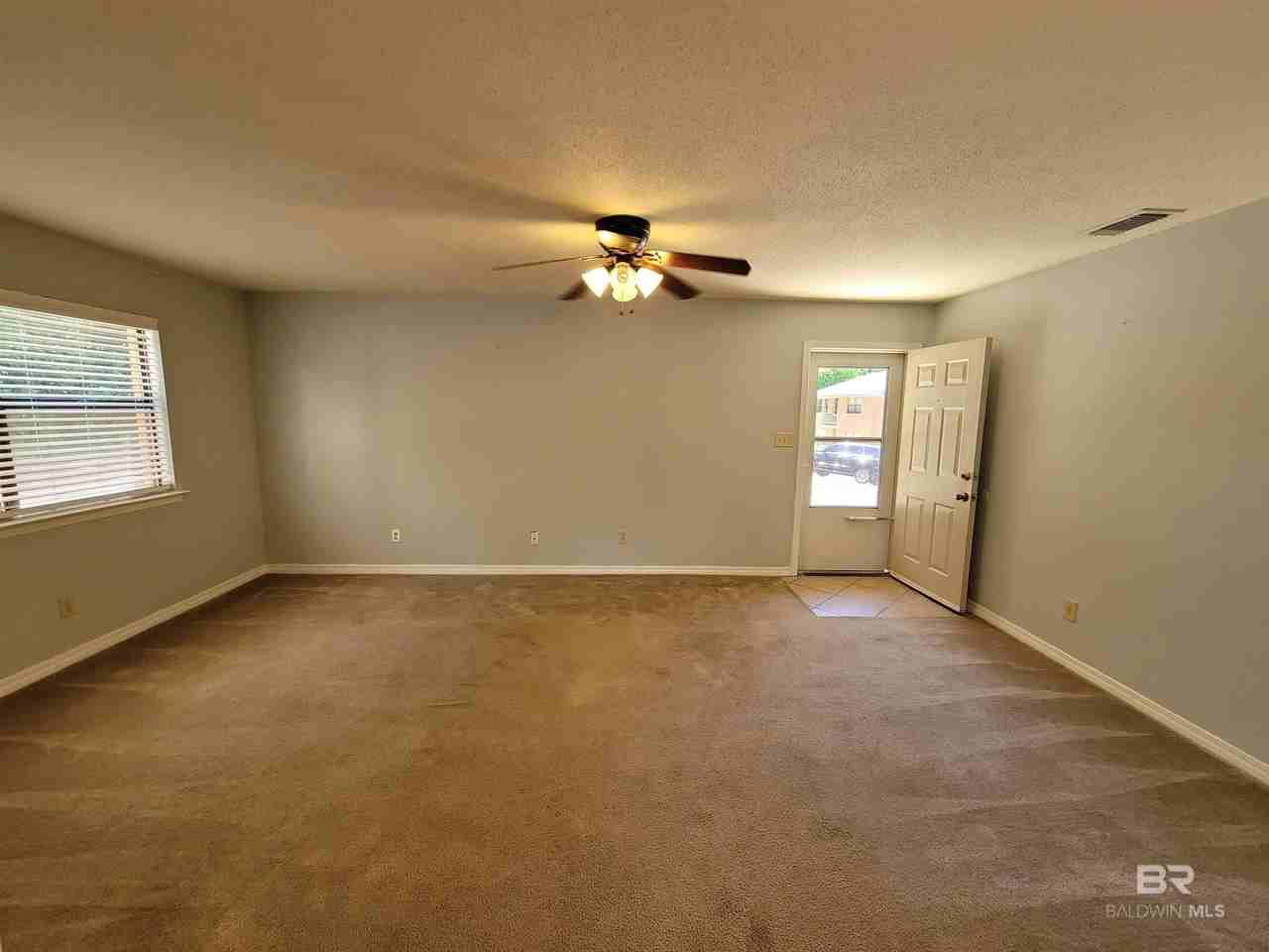 512 Lake Forest Blvd - Photo 2 of 19