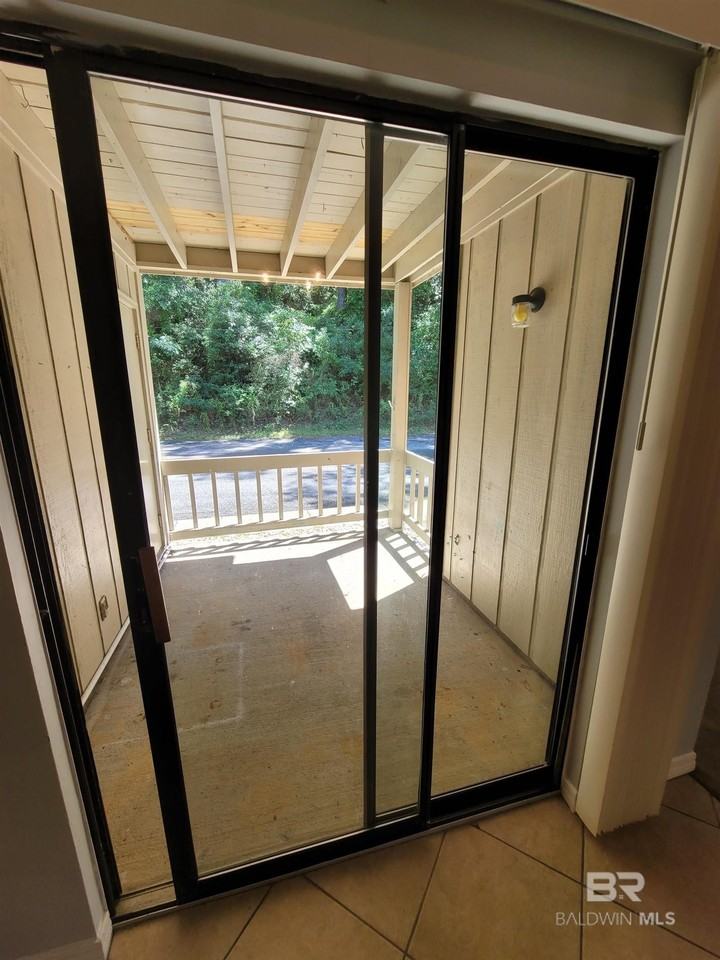 512 Lake Forest Blvd - Photo 3 of 19