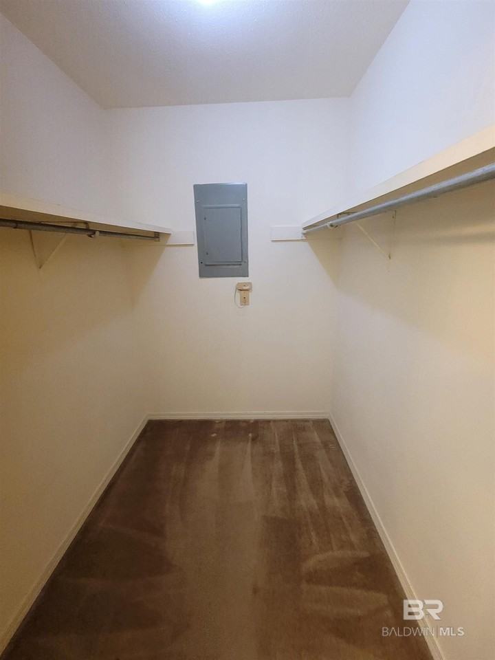 512 Lake Forest Blvd - Photo 4 of 19