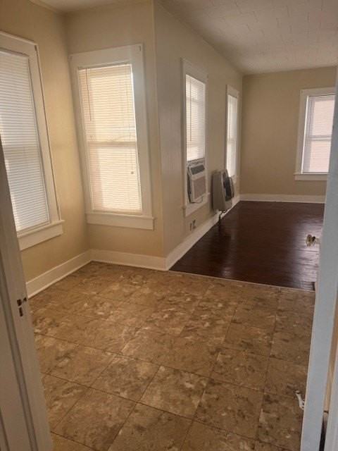 736 S Houston St - Photo 4 of 14