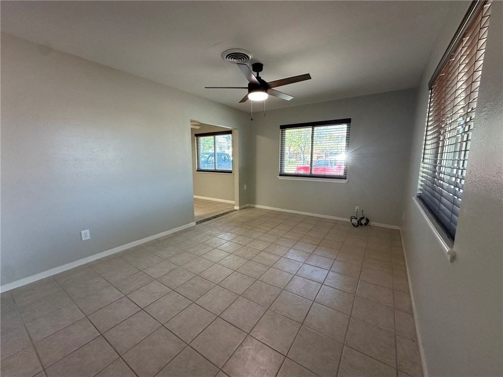 1123 Orion Dr - Photo 3 of 39