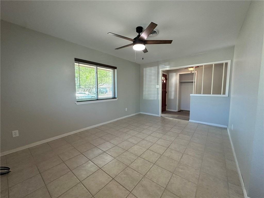 1123 Orion Dr - Photo 6 of 39