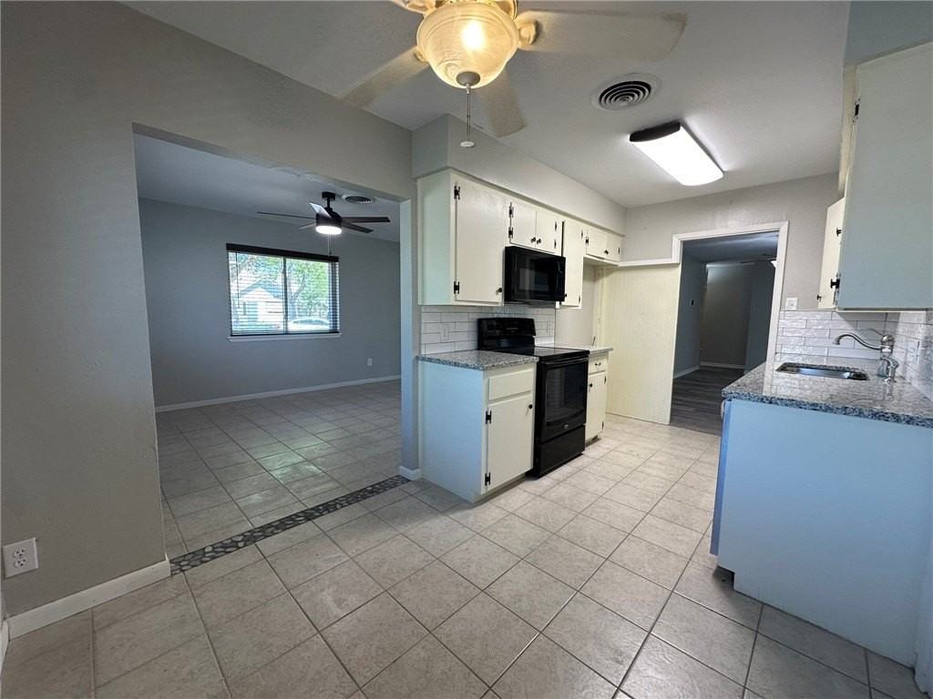 1123 Orion Dr - Photo 7 of 39