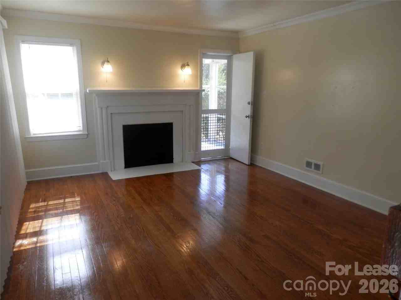 1701 Washington Ave - Photo 4 of 27
