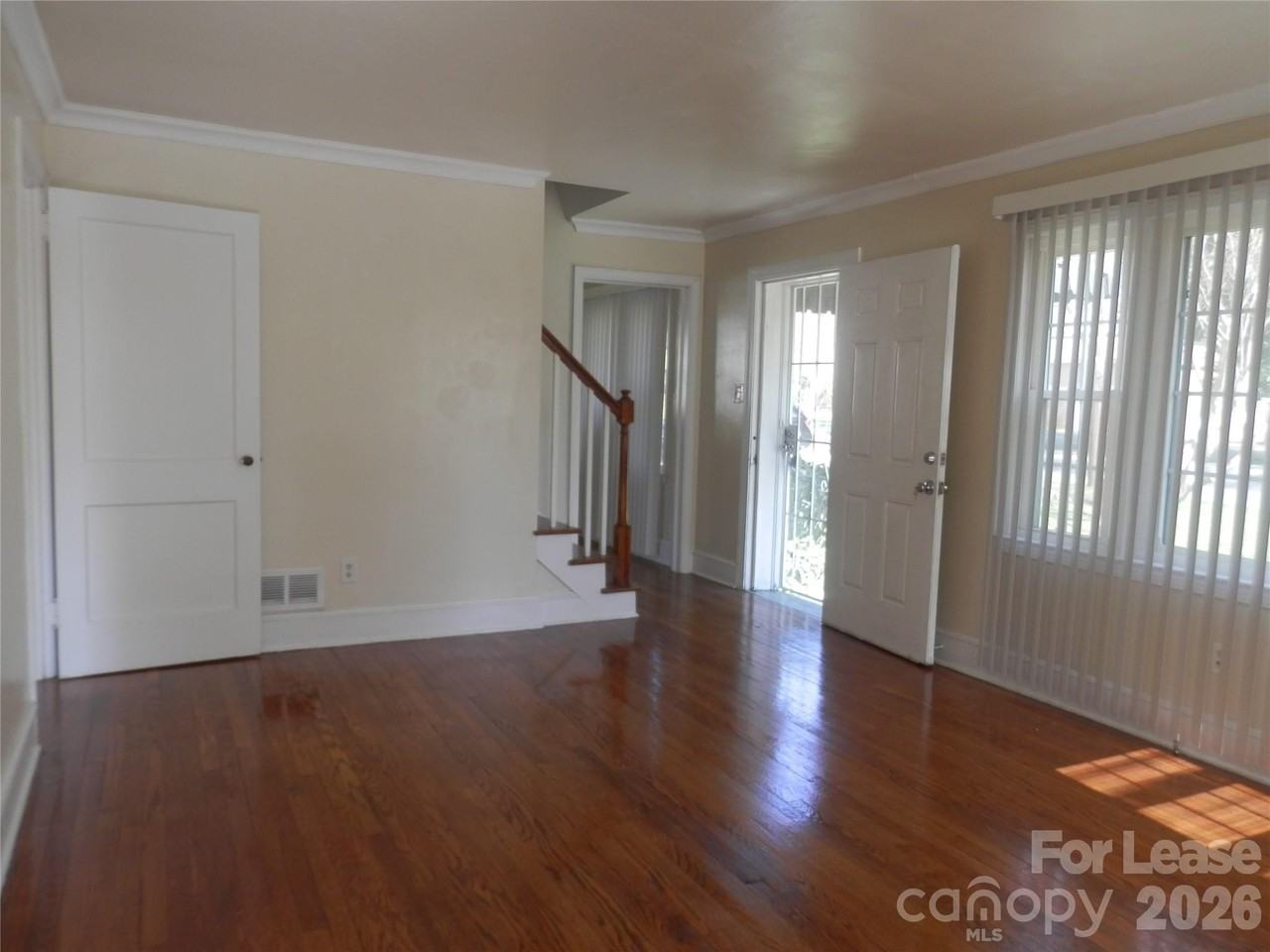 1701 Washington Ave - Photo 5 of 27