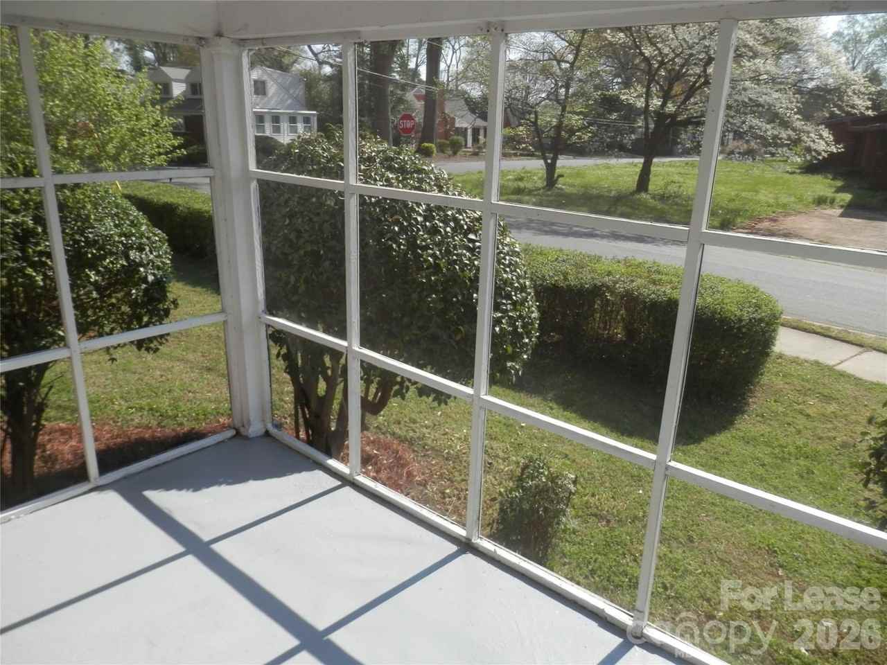 1701 Washington Ave - Photo 7 of 27