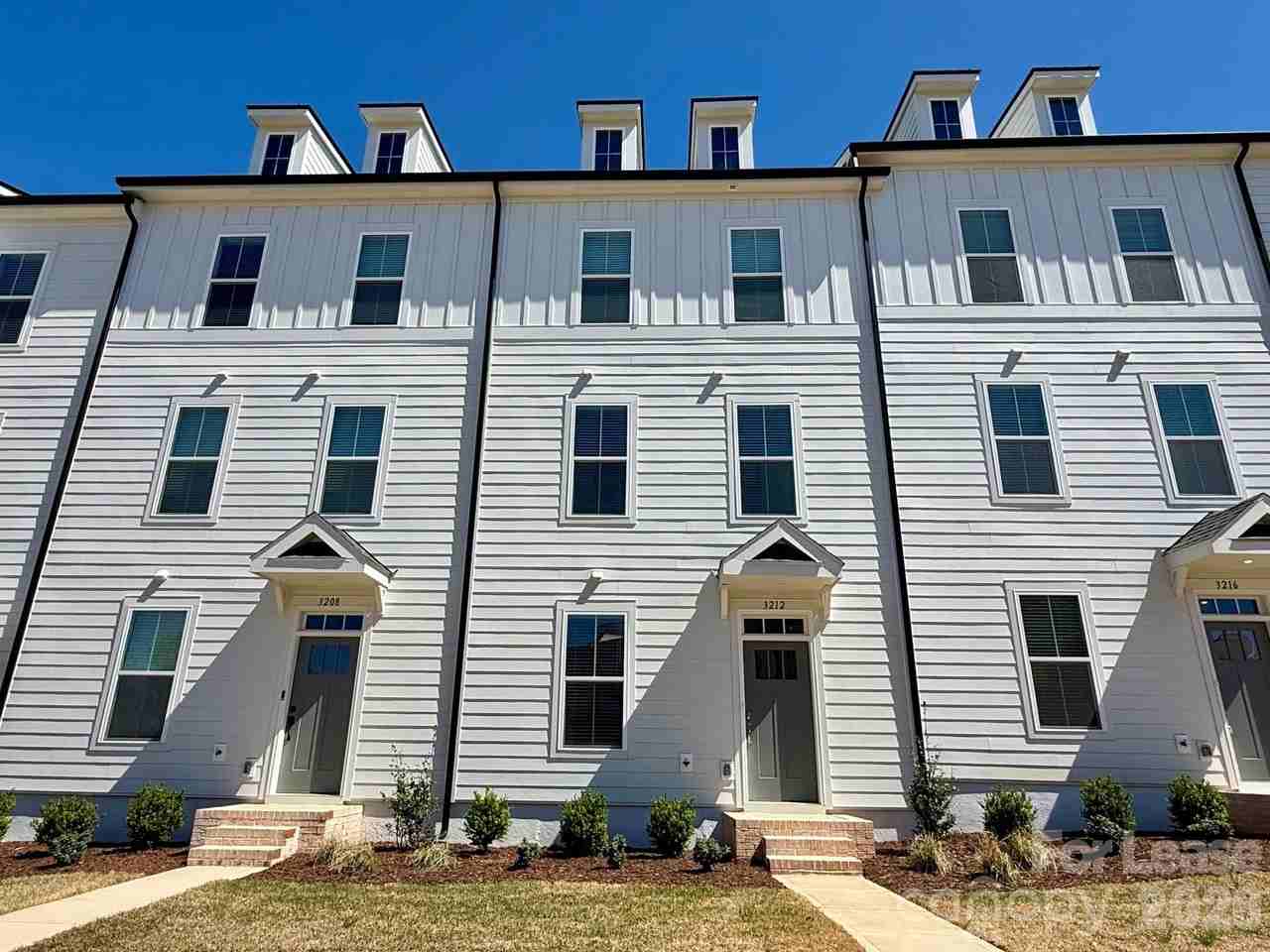 3212 Drift St - Photo 3 of 26