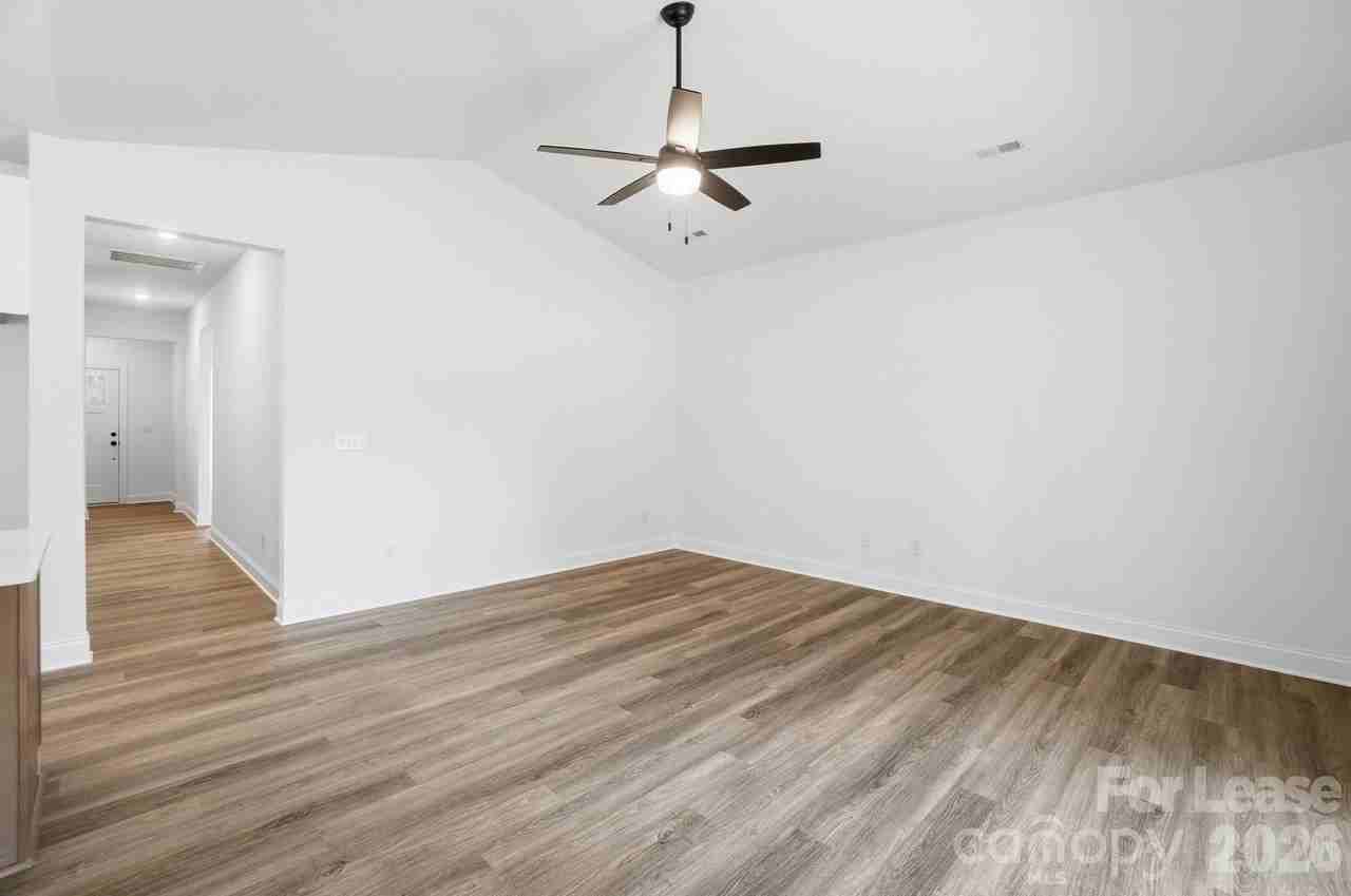 197 Dale Dr - Photo 3 of 18