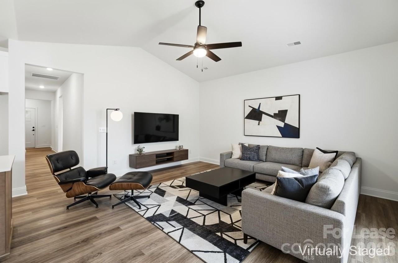 201 Dale Dr - Photo 2 of 20