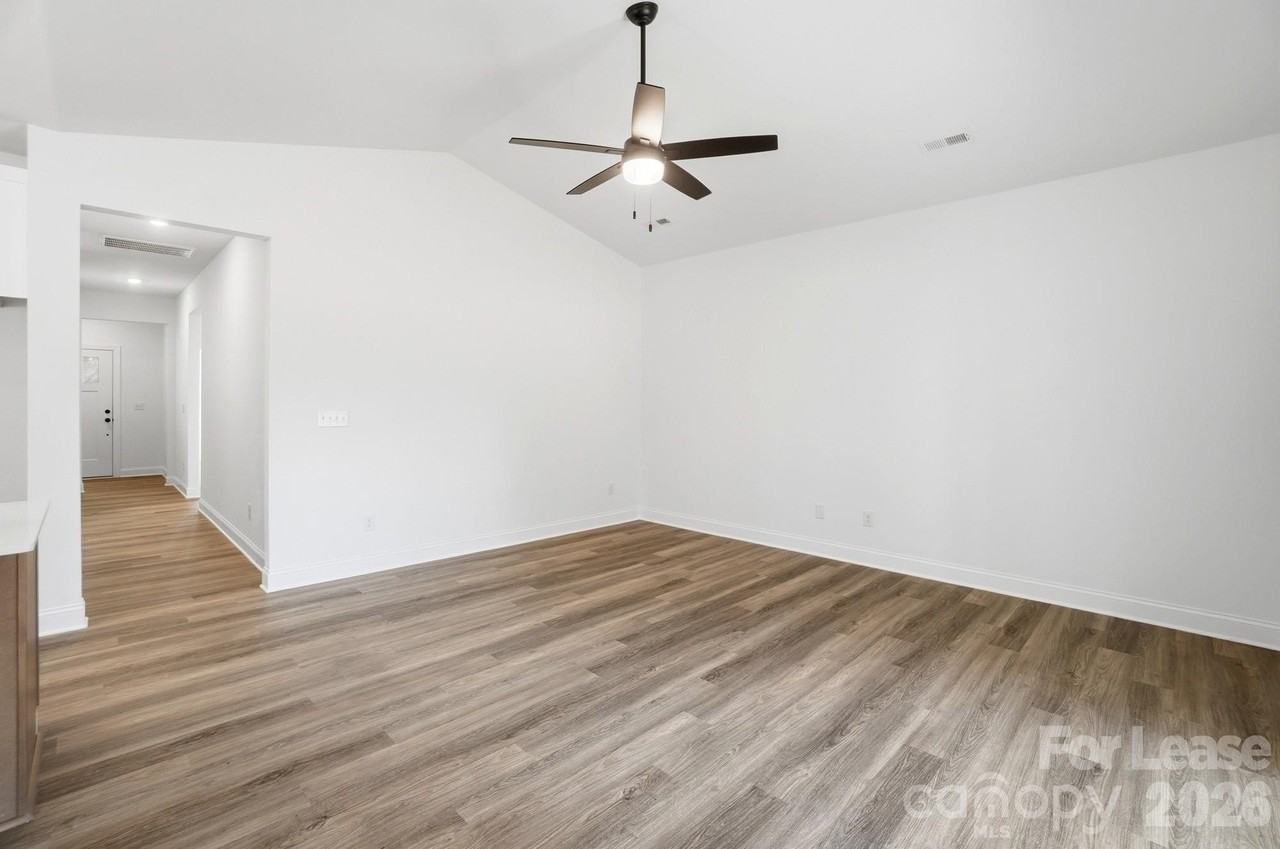 201 Dale Dr - Photo 3 of 20