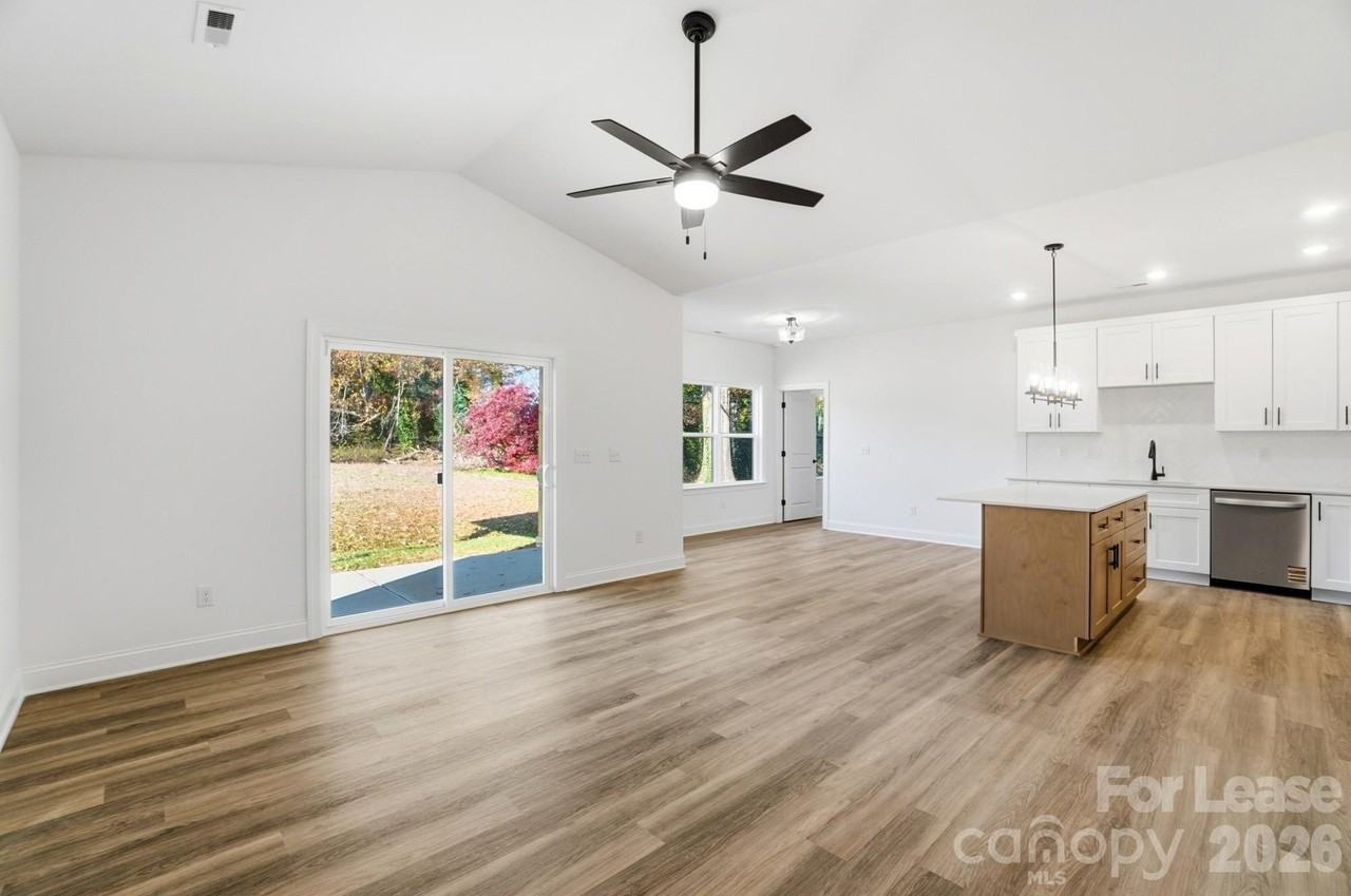 201 Dale Dr - Photo 4 of 20