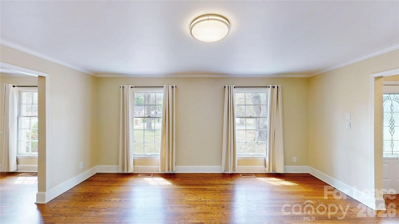 6821 View Way Dr - Photo 5 of 39