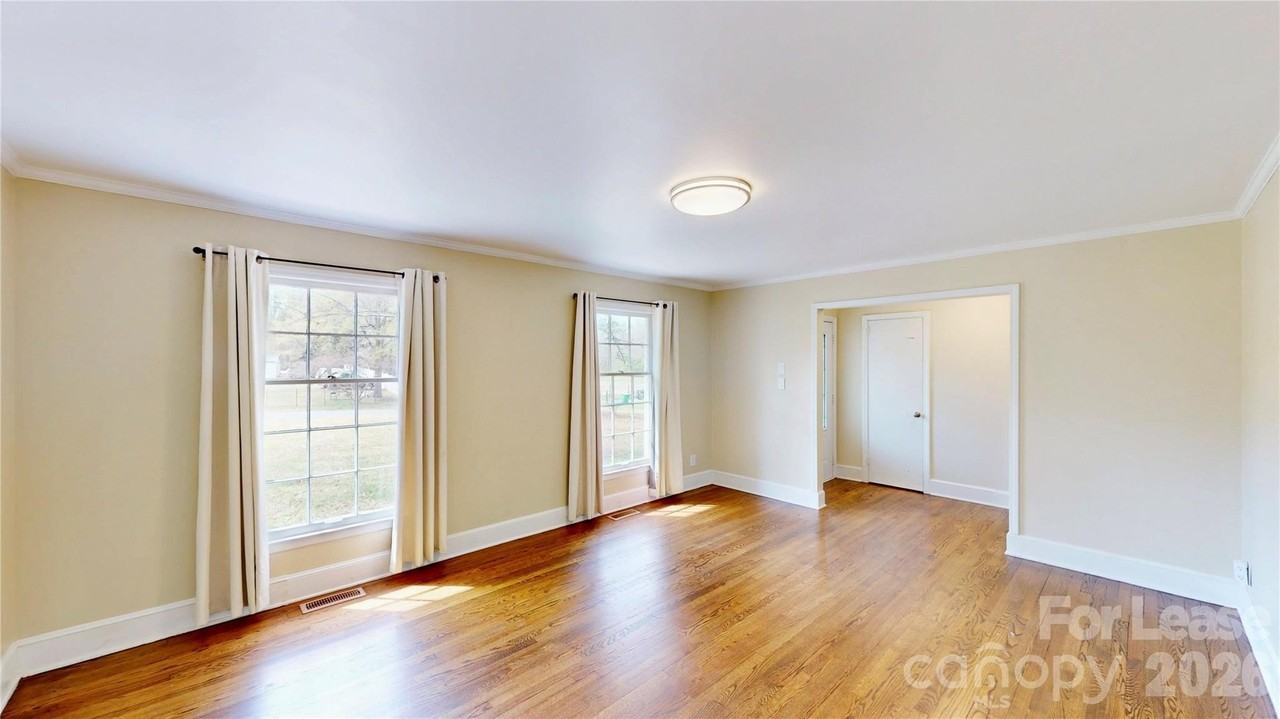 6821 View Way Dr - Photo 6 of 39