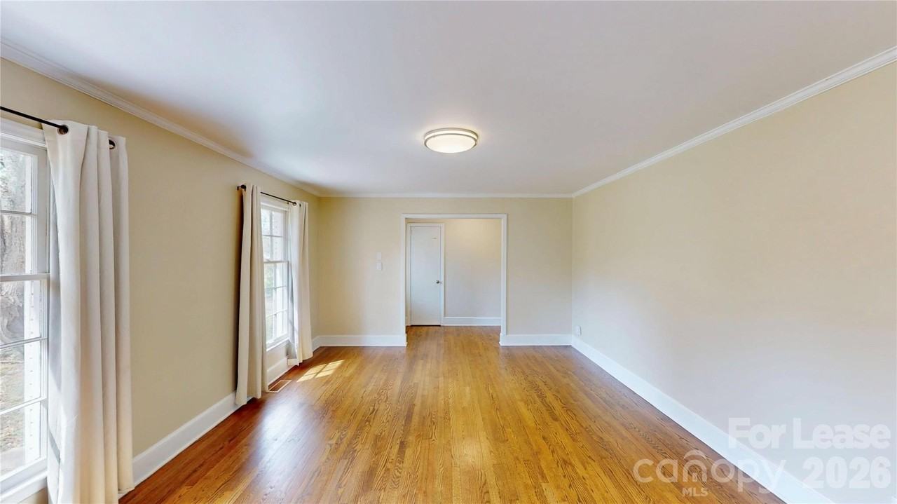 6821 View Way Dr - Photo 7 of 39