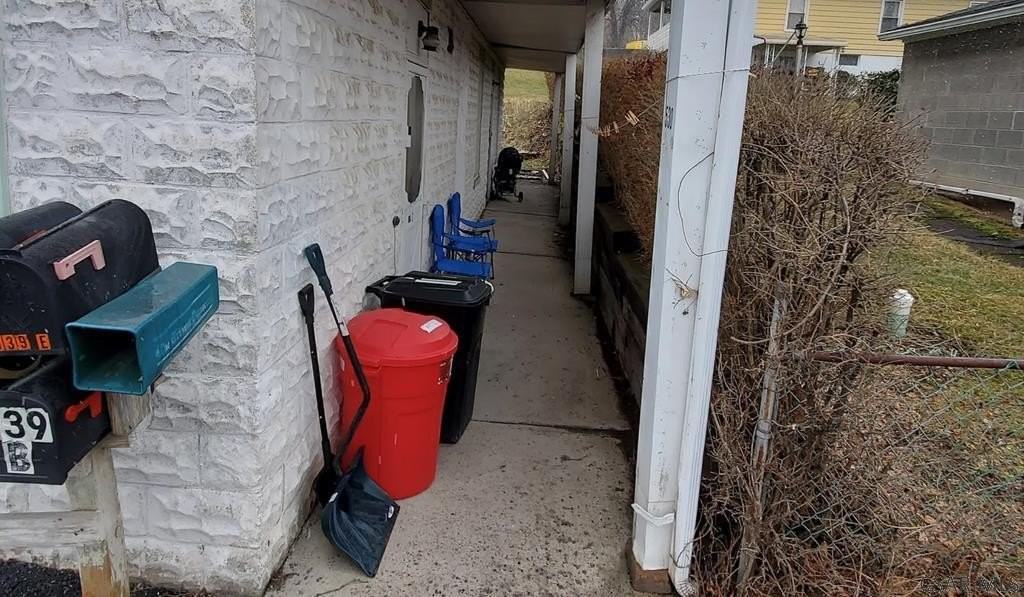 530 Naylor Rd - Photo 3 of 14