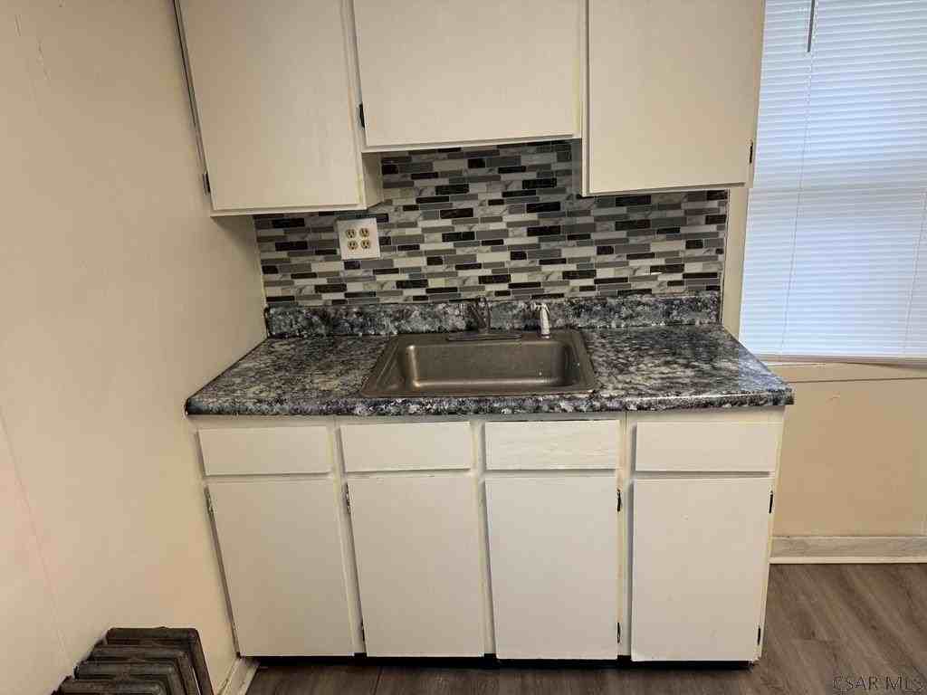 530 Naylor Rd - Photo 6 of 14