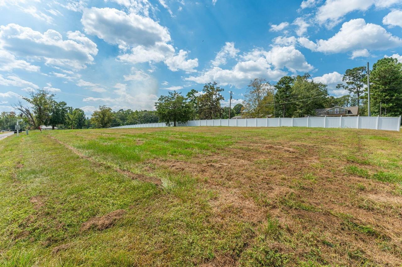 523 Landing Ave - Photo 5 of 25