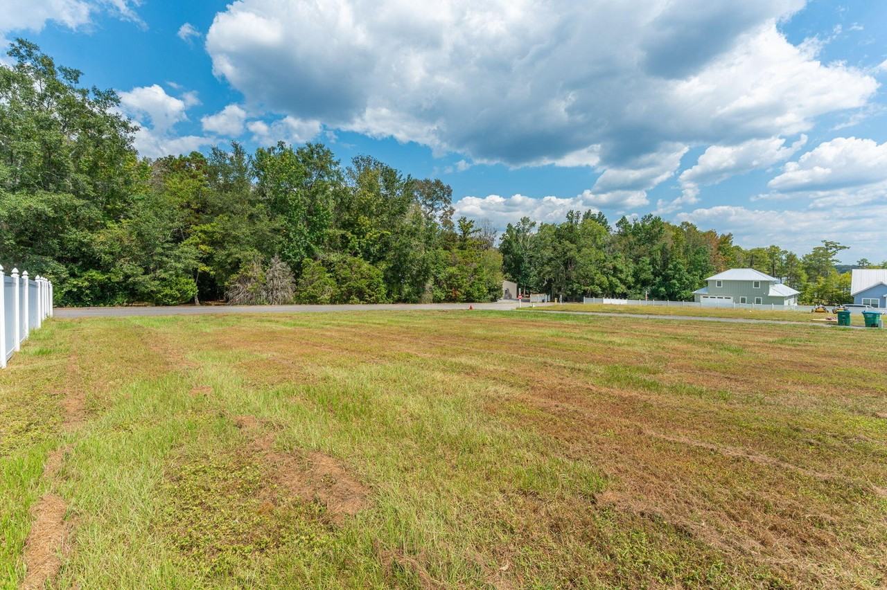 523 Landing Ave - Photo 7 of 25