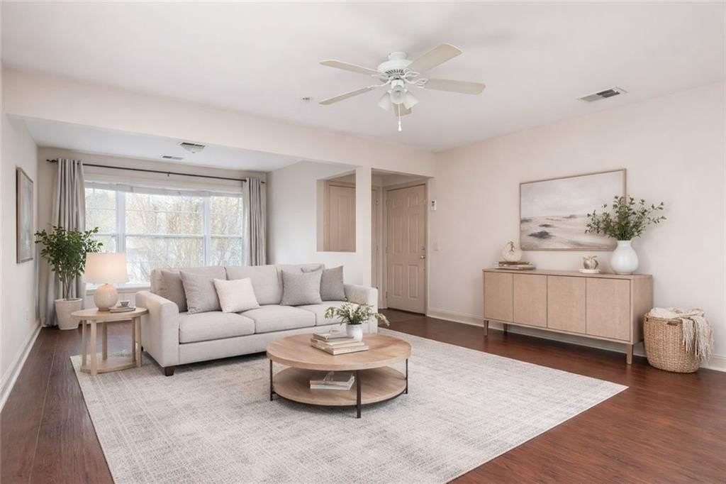 804 Madison Ln Se - Photo 3 of 15