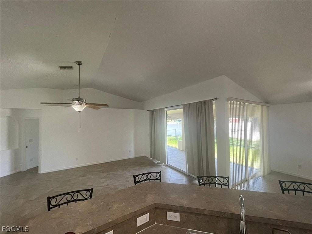 2842 Nw 5th Ave - Photo 5 of 25