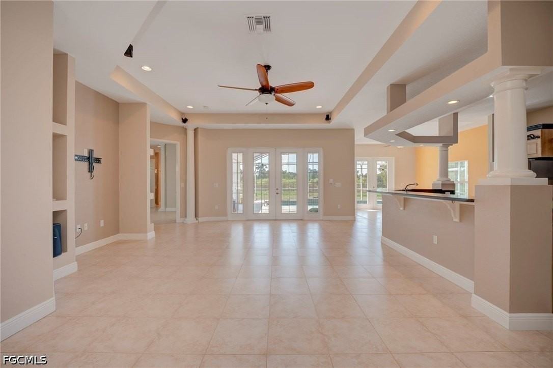 638 Parkdale Blvd - Photo 3 of 35